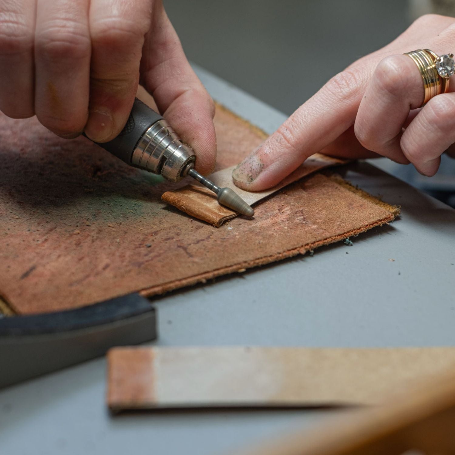 Leather watch strap craftmanship